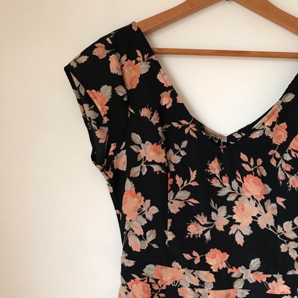 BB Dakota Dresses & Skirts - BB Dakota JACK Floral Mini Dress Size 2